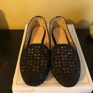 Jaclyn Smith flats